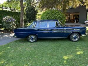 Bild 3/8 von Mercedes-Benz 220 S b (1961)