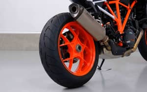 Image 73/83 of KTM 1290 Super Duke R (2018)