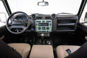 Image 10/36 of Land Rover Defender (2016)