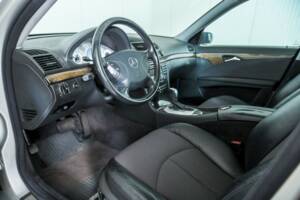 Bild 11/50 von Mercedes-Benz E 200 Kompressor T (2003)
