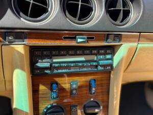 Image 29/38 de Mercedes-Benz 280 SL (1982)