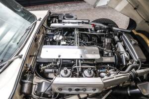 Bild 31/41 von Jaguar E-Type V12 (1972)