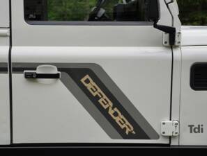 Image 58/96 of Land Rover Defender 90 (1995)