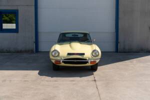 Image 2/78 de Jaguar E-Type (1969)