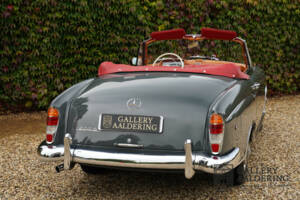 Imagen 23/50 de Mercedes-Benz 220 SE Cabriolet (1960)