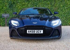 Immagine 17/50 di Aston Martin DBS Superleggera (2018)