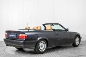 Bild 2/50 von BMW 318i (1996)