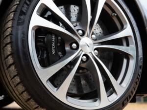 Bild 30/79 von Aston Martin V12 Vantage (2011)