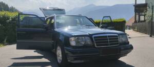 Image 11/14 of Mercedes-Benz E 280 T (1995)