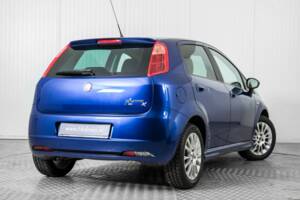 Bild 43/50 von FIAT Grande Punto 1.4 (2009)