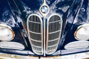 Immagine 38/199 di BMW 502 - 3,2 Litre (1961)