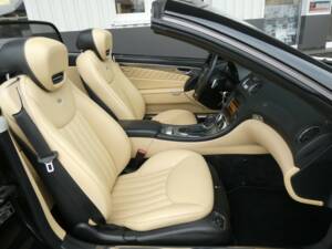 Bild 13/18 von Mercedes-Benz SL 500 (2009)