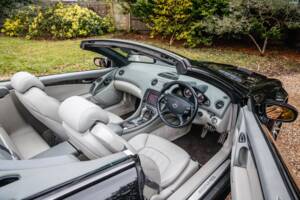 Immagine 31/46 di Mercedes-Benz SL 65 AMG (2005)
