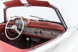 Image 36/50 of Mercedes-Benz 300 SL Roadster (1961)