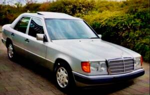 Image 4/19 de Mercedes-Benz E 200 (1993)