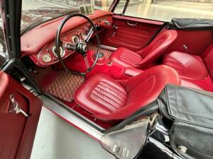 Immagine 13/43 di Austin-Healey 3000 Mk II (BJ7) (1963)