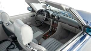 Image 17/29 of Mercedes-Benz 560 SL (1987)