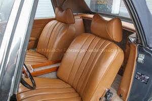 Afbeelding 10/41 van Mercedes-Benz 280 SL (1969)