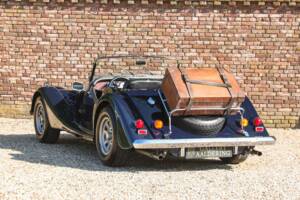 Image 2/50 of Morgan Plus 8 (1982)
