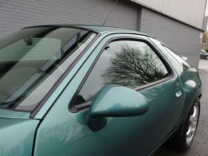 Bild 22/99 von Porsche 928 GTS (1992)