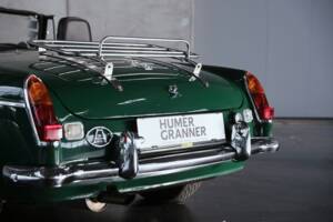 Image 13/41 of MG MGC (1969)