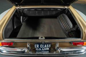 Immagine 10/19 di Mercedes-Benz 280 SE 3,5 (1971)