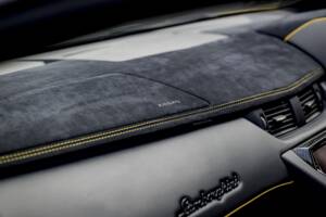 Image 19/21 of Lamborghini Aventador LP 750-4 SV (2016)