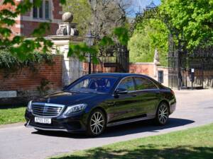 Bild 15/50 von Mercedes-Benz S 63 AMG (2015)