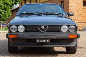 Image 2/10 of Alfa Romeo GTV 2.0 (1981)