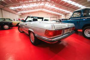 Afbeelding 4/14 van Mercedes-Benz 420 SL (1987)