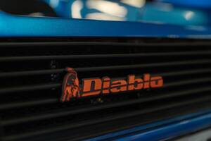 Image 8/36 of Lamborghini Diablo SV (1998)
