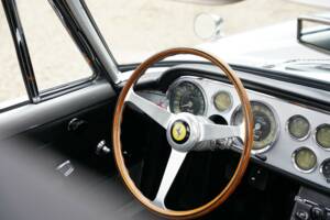 Image 20/50 of Ferrari 250 GT/E (1964)