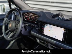 Bild 17/31 von Porsche Cayenne Coupé E-Hybrid (2026)