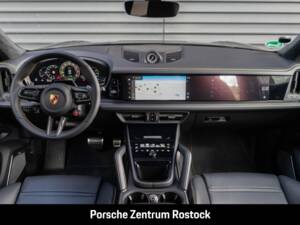 Obraz 25/33 pojazdu Porsche Cayenne Coupé Turbo S E-Hybrid (2026)