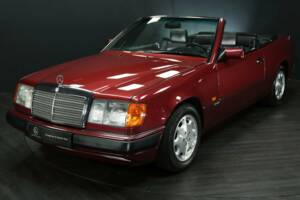 Bild 1/50 von Mercedes-Benz 300 CE-24 (1992)