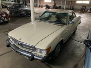 Image 18/26 of Mercedes-Benz 560 SL (1987)
