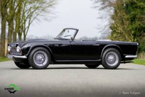 Image 19/37 of Triumph TR 4 (1965)