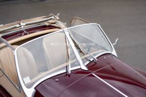 Image 21/32 de Jaguar XK 140 OTS (1955)