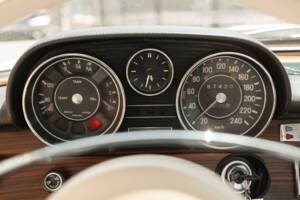 Image 28/34 of Mercedes-Benz 300 SEL 3.5 (1971)