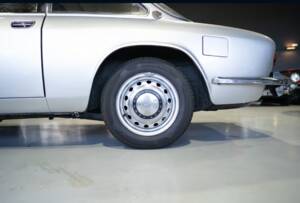 Image 11/27 of Alfa Romeo 1750 GT Veloce (1970)