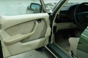 Image 23/50 de Mercedes-Benz 450 SEL 6,9 (1975)