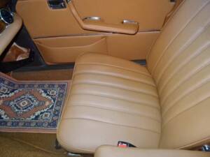 Image 13/32 de Mercedes-Benz 280 SE 3,5 (1971)