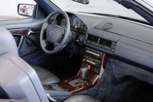 Image 22/46 of Mercedes-Benz SL 320 (1998)