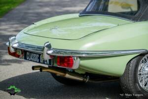 Image 37/60 de Jaguar E-Type (1969)