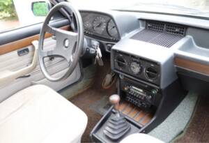 Bild 4/9 von BMW 528i (1979)