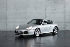 Image 2/50 of Porsche 911 Carrera 4S (2004)