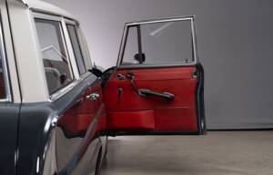 Bild 23/31 von Mercedes-Benz 230 S Universal (1967)