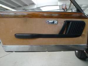 Image 39/44 of FIAT 130 Coupé (1972)