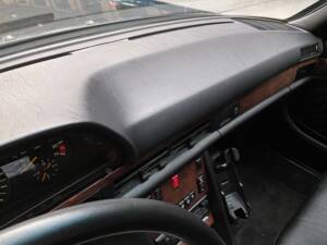 Bild 22/31 von Mercedes-Benz 300 SE (1989)