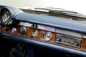 Image 14/24 of Mercedes-Benz 600 (1971)